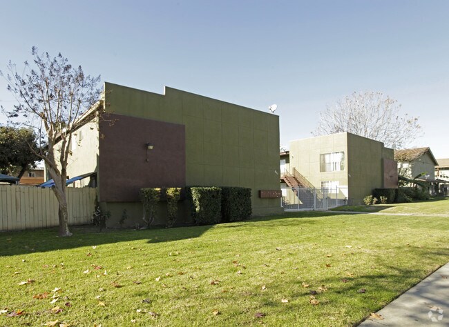Photo - 651-663 Karesh Ave Apartments