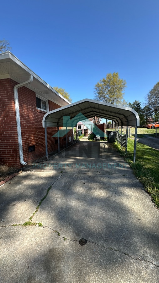 Photo - 1701 Phillips Ave