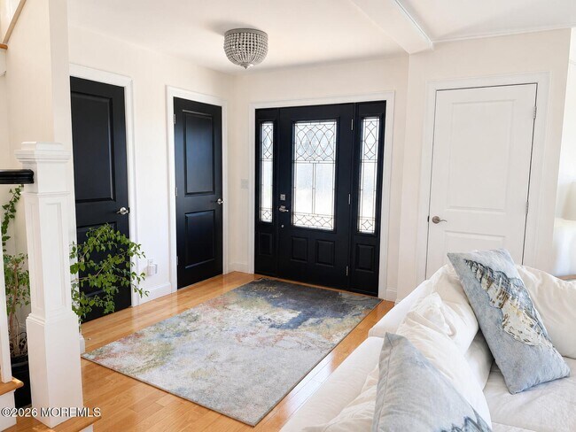 Photo - 550 Whiting Ave