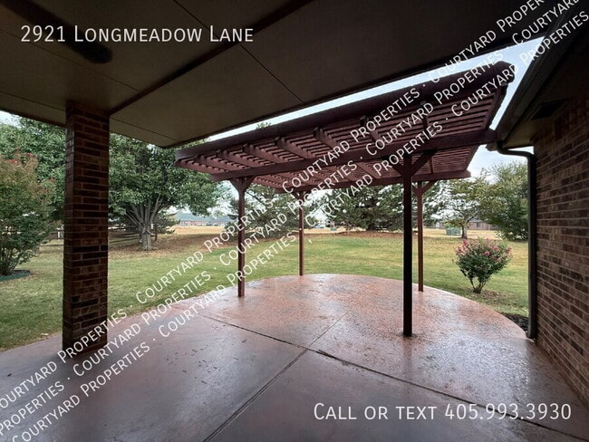 2921 Longmeadow Ln