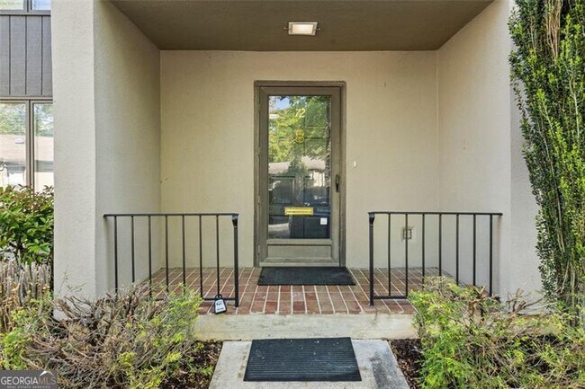 Photo - 72 Ivy Pkwy NE