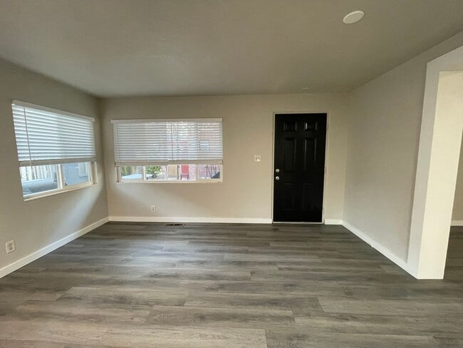 Photo - Remodeled 2 bed 1 bath close to Mid Town Unidad 1