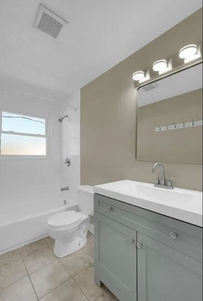 Photo - Remodeled Clarksville 4 bedroom, 2 bathroom!