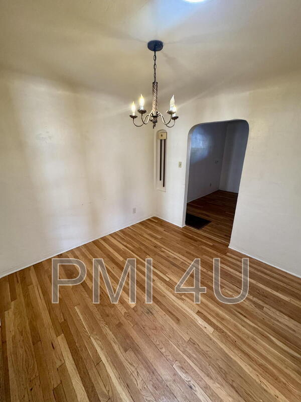 Photo - 216 Quincy St NE