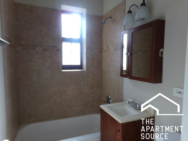 Photo - 896 Green Bay Rd Unit 07