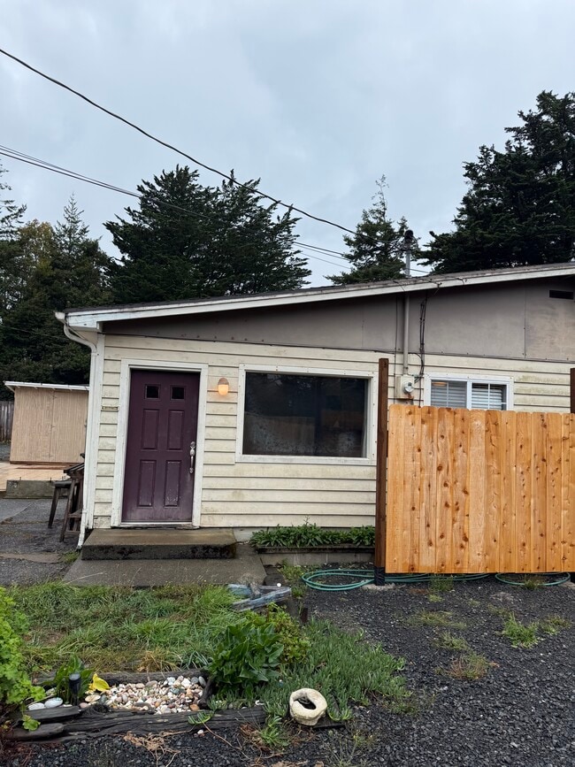 Building Photo - 510 Madrona Ave