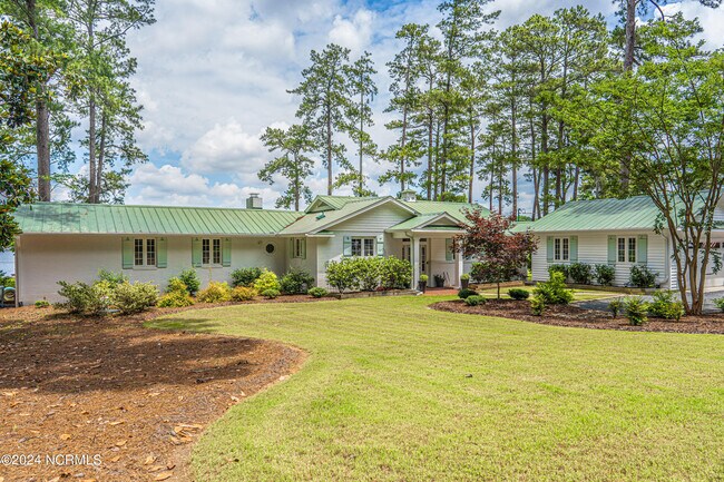 28 S Lakeshore Dr  
