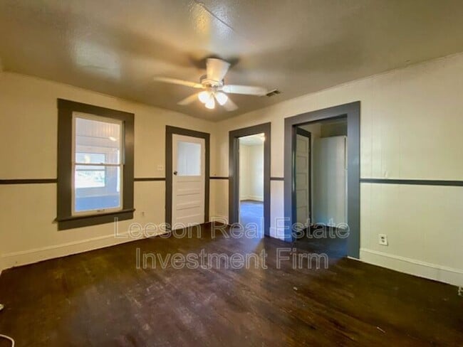 Photo - 1112 Andrew Ave