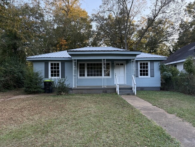 3 Bed / 2 Bath Rental House in Sylacauga, AL - 3 Bed / 2 Bath Rental House in Sylacauga, AL