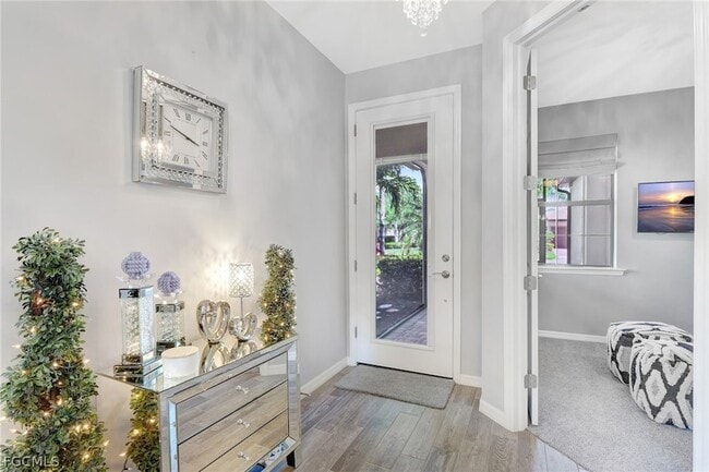 Photo - 10908 Clarendon St