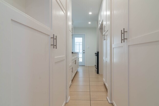 Photo - 948 S Mansfield Ave