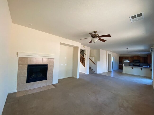 Photo - Lincoln 4 bedroom on quiet court.