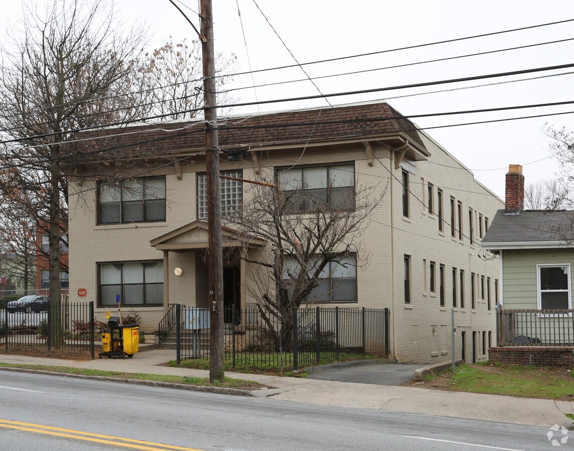 Photo - 628 NE Boulevard