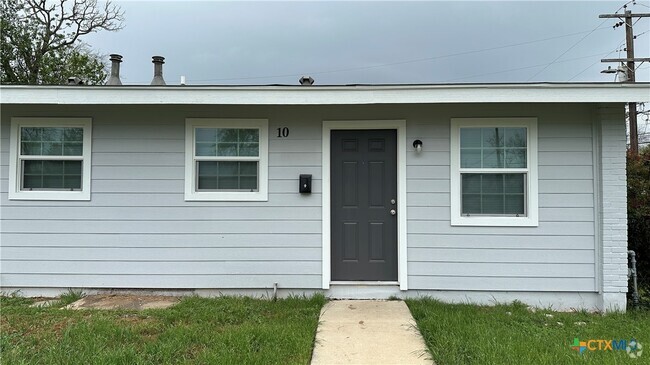 Building Photo - 1231 N LBJ Dr Unit 10 Rental