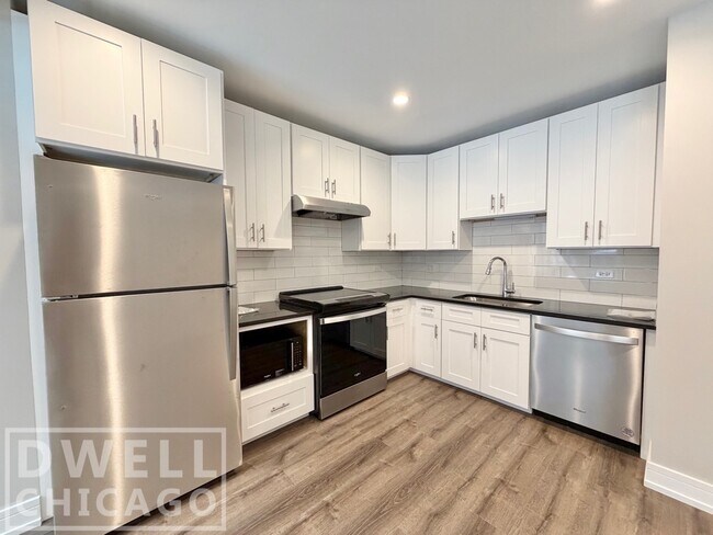 Photo - 1705 W Lunt Ave Unit S