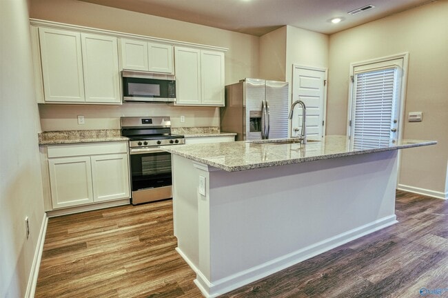 Photo - 3404 Feldspar Dr SW