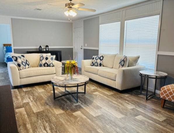 Photo - 527 Caroline St