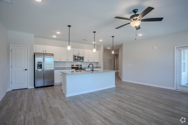 3BR, 2BA - 1,565SF - Living Area - Waterford Apartments