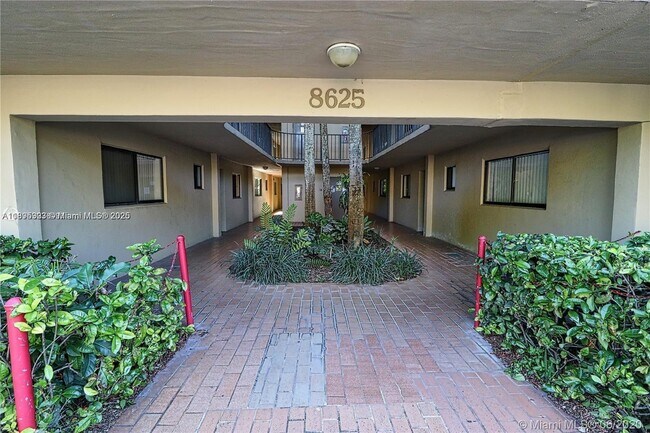 Photo - 8625 NW 8th St Unidad 317