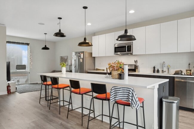 Photo - 3927 N Clarendon Ave Unit 601