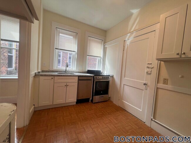Photo - 1725 Commonwealth Ave Unit 4