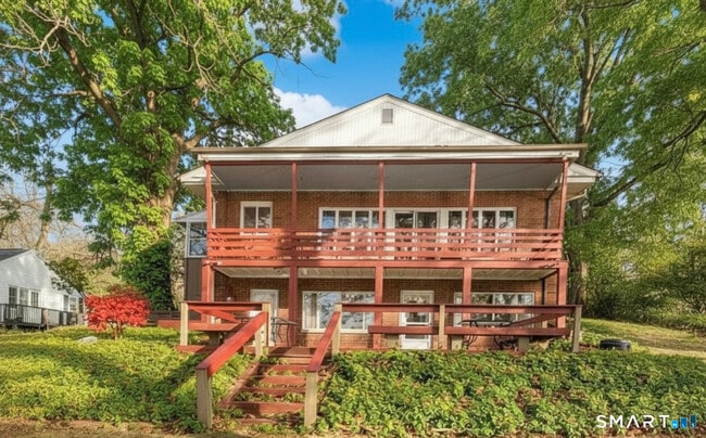 Photo - 542 Lake Dr