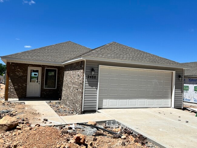 Rear load double garage - 2488 N Raven Ln Unit 2488 N Raven Lane