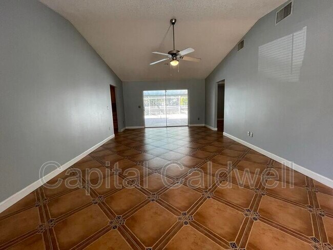 12813 Starling Dr