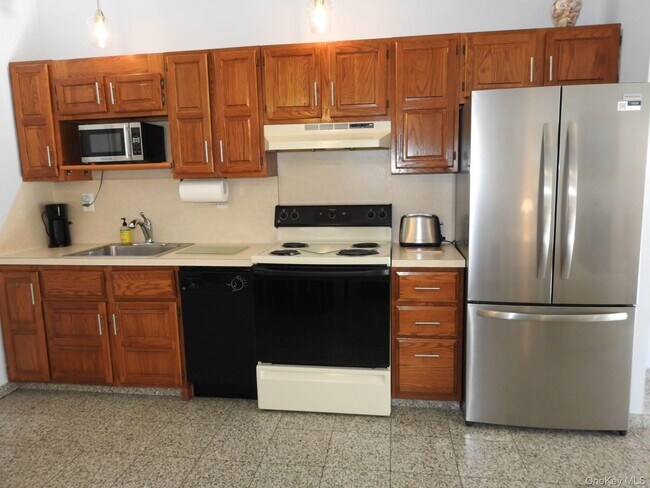 Photo - 221 Mill Rd Unit 3