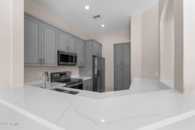 Photo - 904 N Poppy St