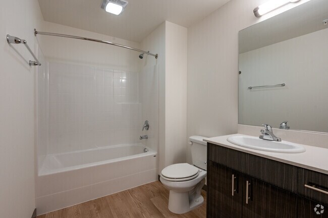 Studio + Den, 1BA - 520SF - Sixth & Alder