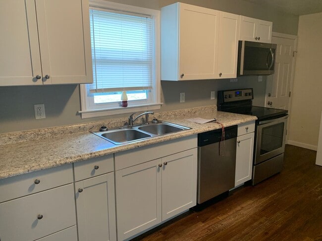 2-Bedroom Home Walking Distance to Longwoo... - 2-Bedroom Home Walking Distance to Longwoo...
