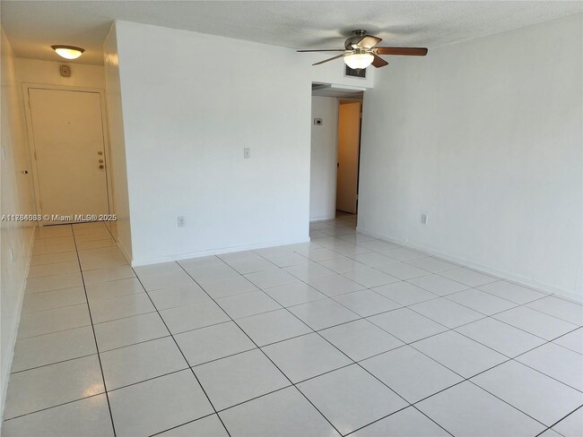 Photo - 1800 SW 25th St Unit 2304