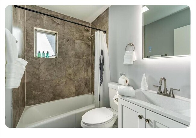 Photo - 1051 SW 32nd Ct Unit 1