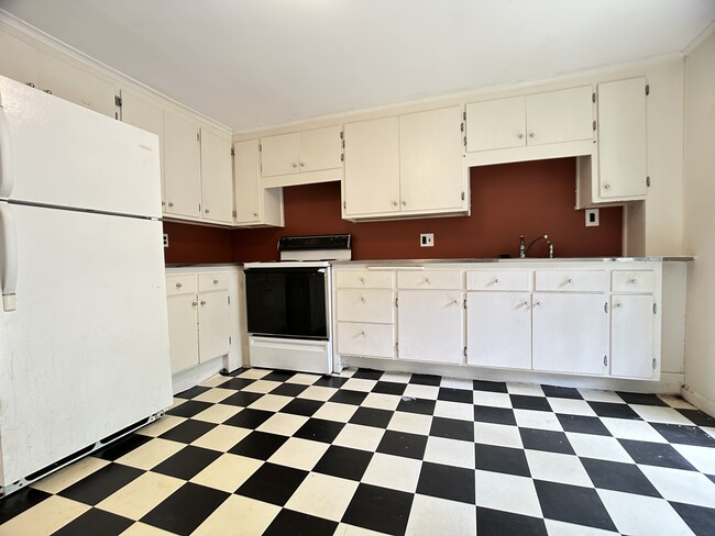 Photo - 199 Mount Auburn St Unit 1