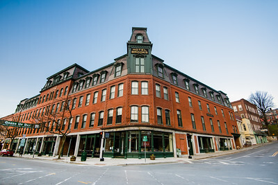 The Brooks House - 132 Main St Apartments Unit 403