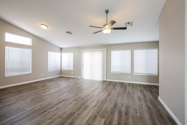 Photo - 1604 Watercreek Dr