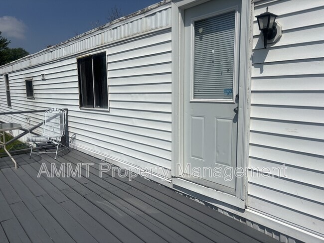 Building Photo - 1528 Apache Dr