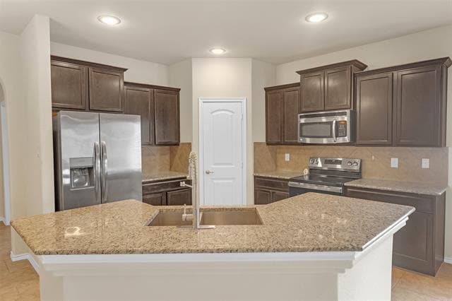 Photo - 659 Owen Trail