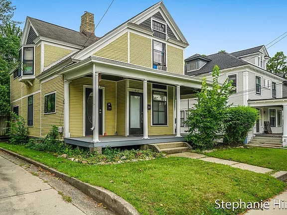 Photo - 832 Wealthy St SE Unit #A