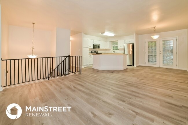 Photo - 165 Cedar Cir