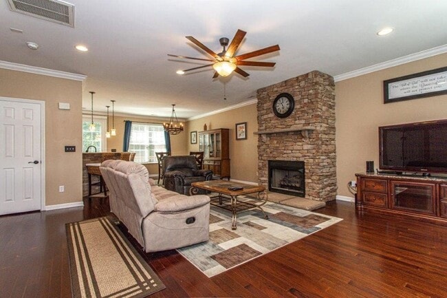 Photo - Farragut 37934 - 3 bedroom, 2.5 bath home - Call or text Susan Niedergeses (865) 300-4722