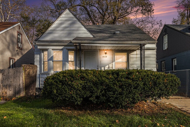 Photo - 9336 Sussex St