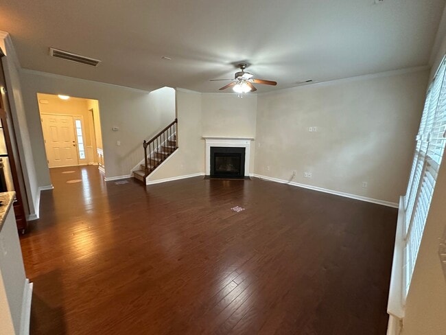 Photo - LIVE IN WATERLYNN