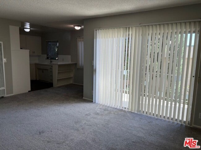 Photo - 1412 Barry Ave Unidad 3