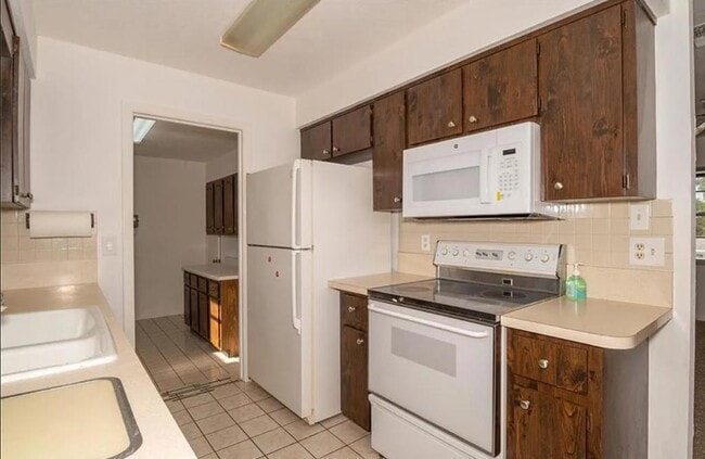 Photo - 209 S Lee St