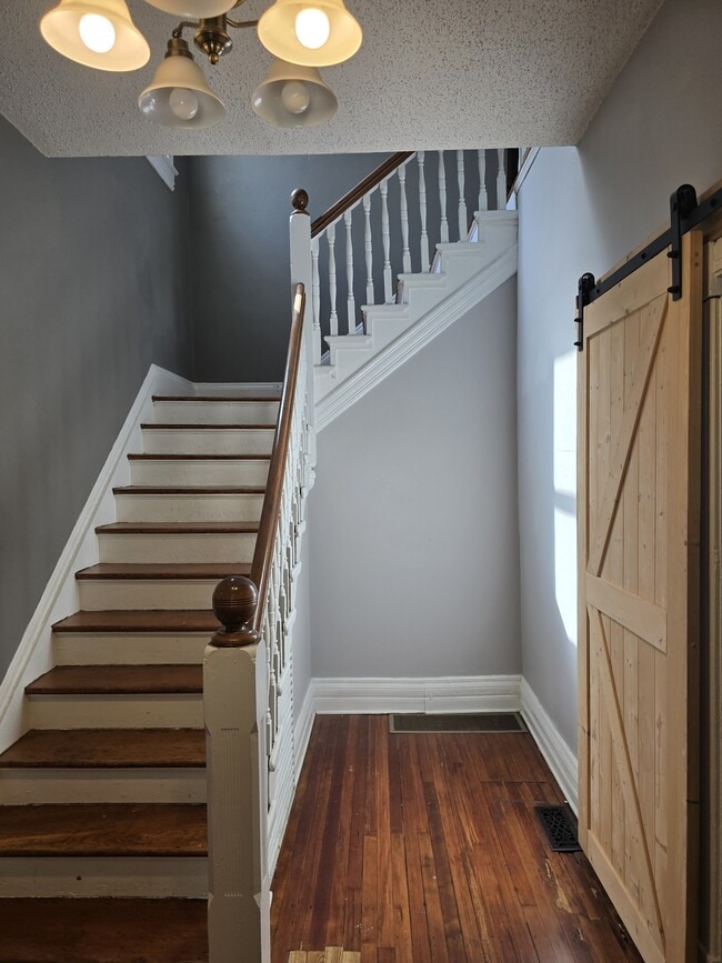 3936 Mercier St Unit 1