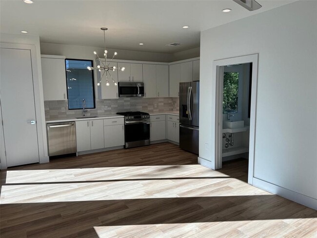 Photo - 1131 Walton Ln