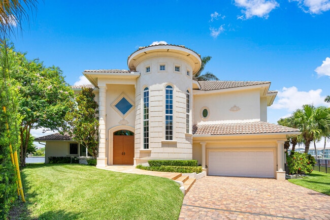 Photo - 66 Harbour Dr N