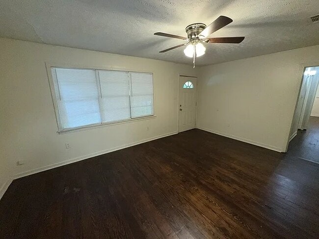 Photo - 2615 Hillside Dr